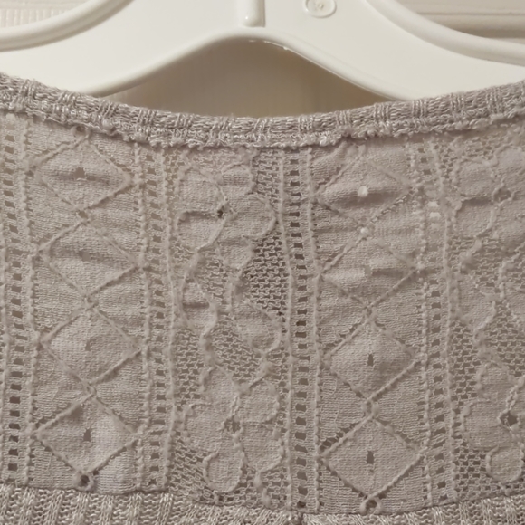 Sweater / Top - Picture 3 of 7